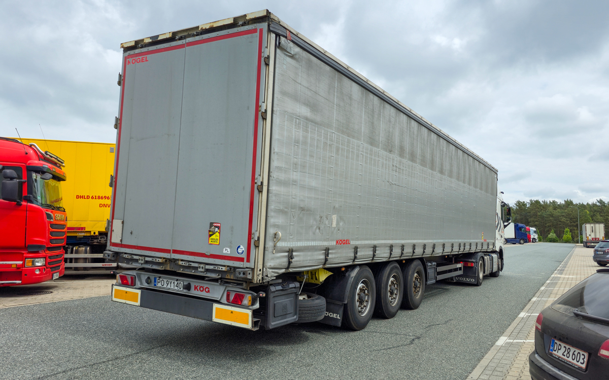 Тарифы вырастут на четверть? Как грузоперевозки адаптируются к закрытой границе с Литвой