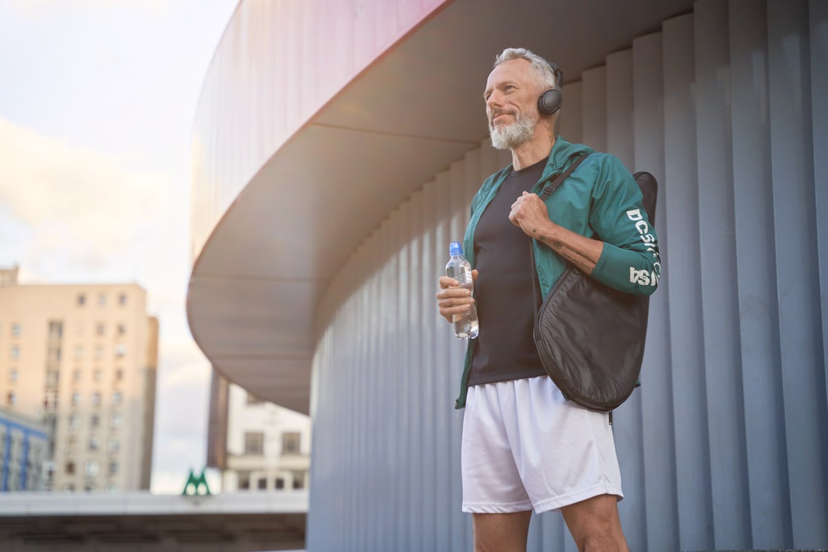 «Апатия, растет живот и премия не радует». Уролог о том, как проходит мужской климакс