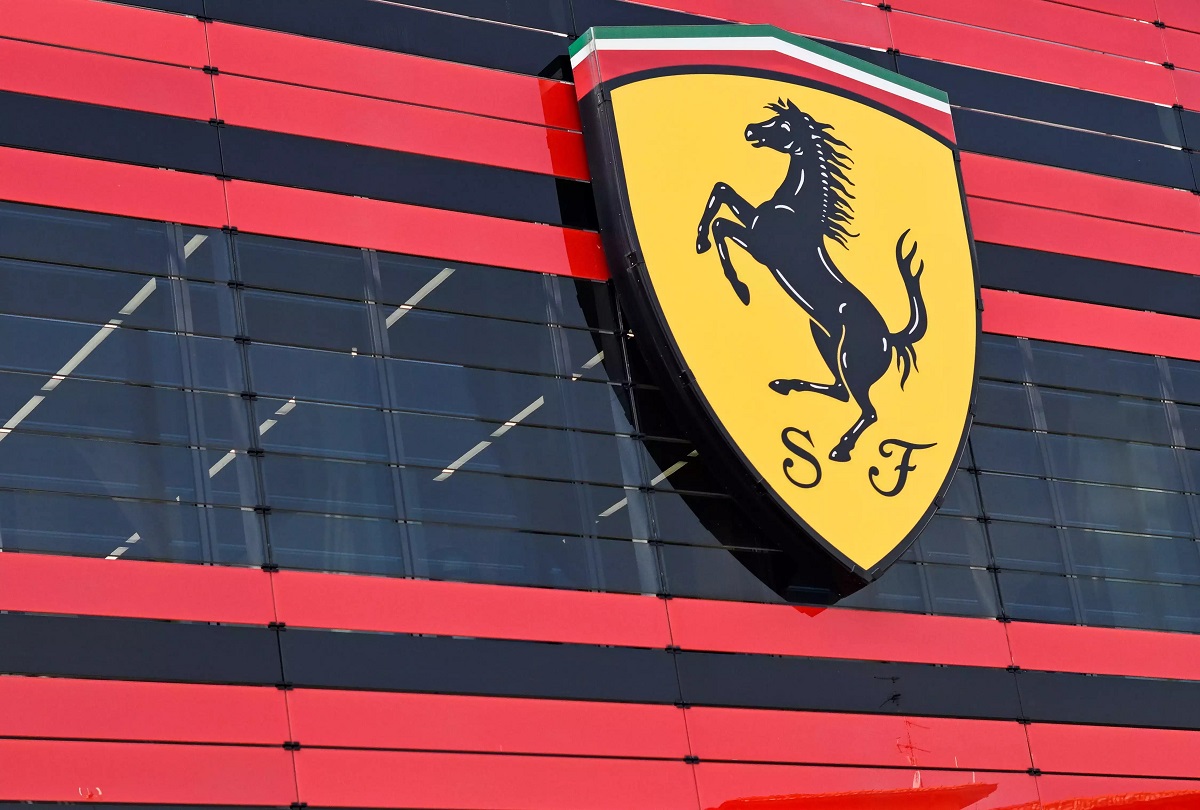 Ferrari будет продавать свои автомобили за криптовалюту — OfficeLife