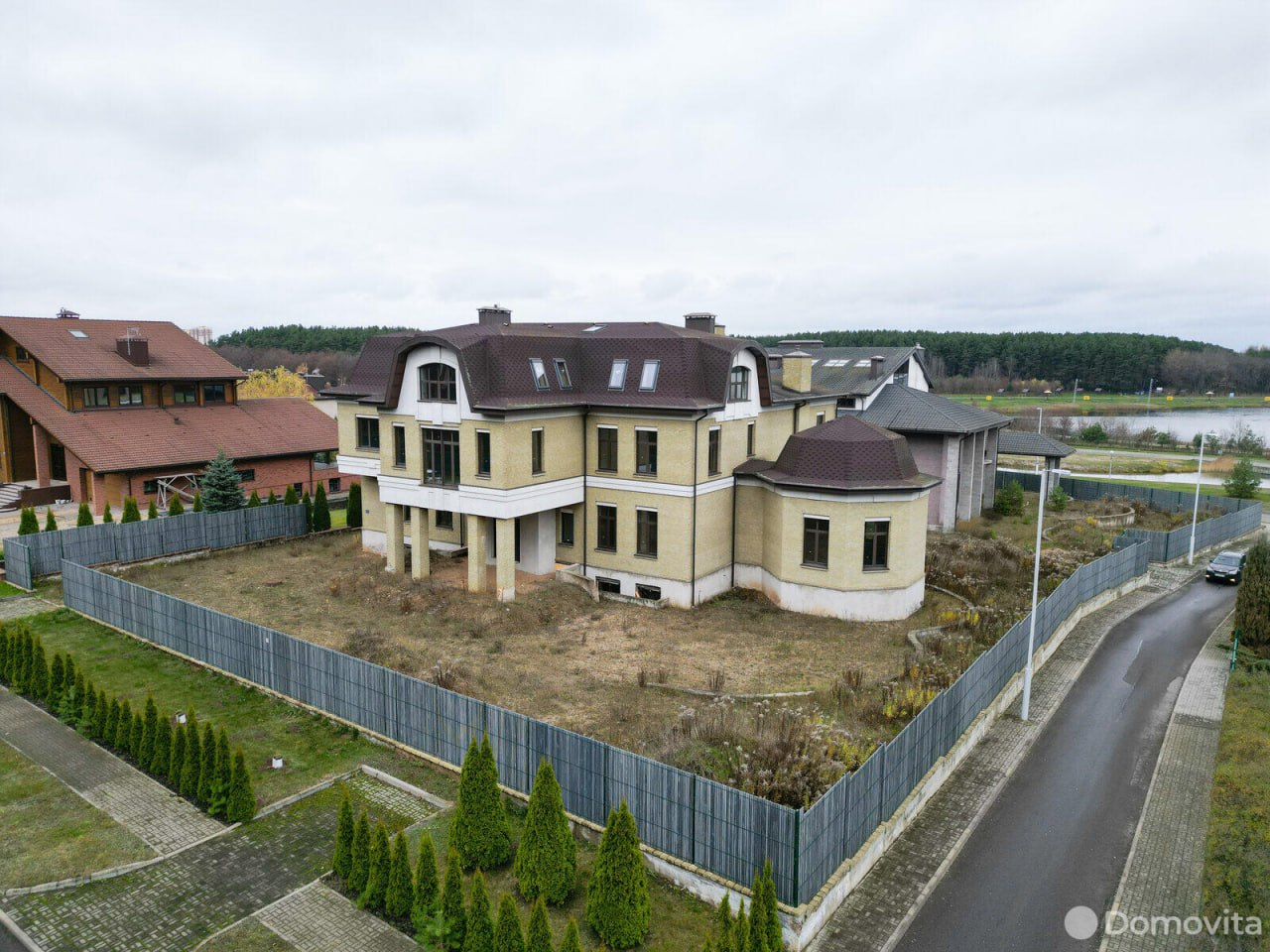 Самый дорогой дом в Минске? На Цнянке продают недостроенный коттедж за $3,65 млн