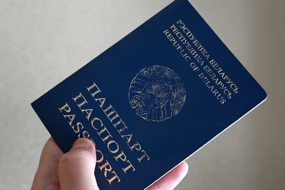 Теперь мужчинам до 27 лет не дадут паспорт без справки из военкомата. Как ее получить?