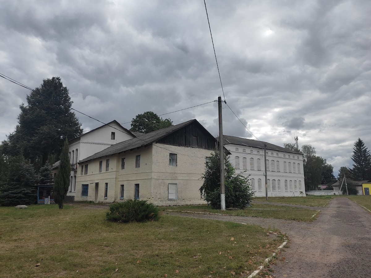 Графскую усадьбу в Чечерске снова выставили на торги. Ее не могут продать более трех лет