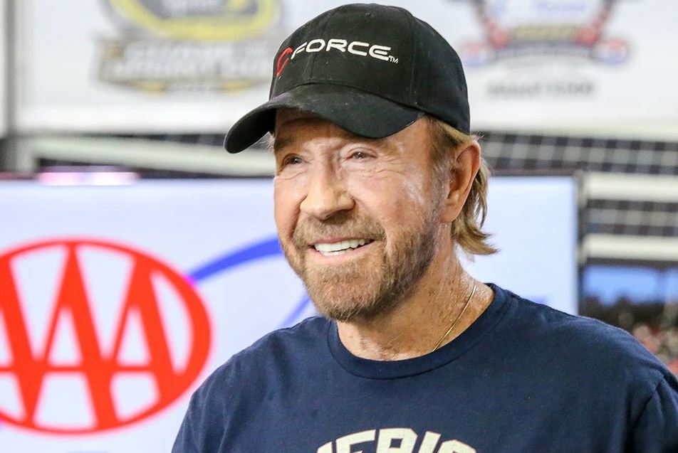 Умер знаменитый актер боевиков Чак Норрис