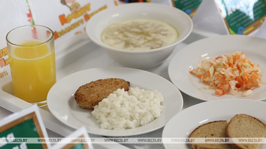 В белорусских школах изменится меню. А стоимость питания?