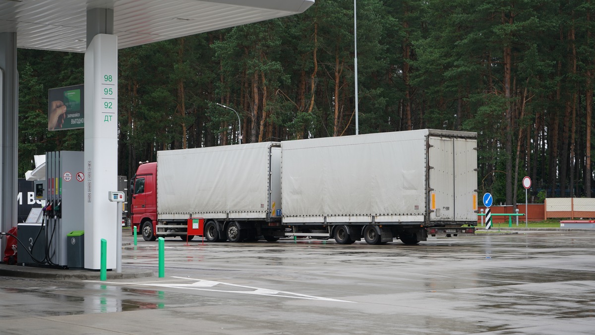 В Беларуси начали штрафовать дальнобойщиков из ЕС за заправку дешевым топливом