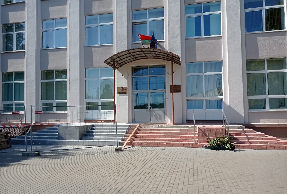 Разработчиков первого белорусского электрокара подозревают в коррупции