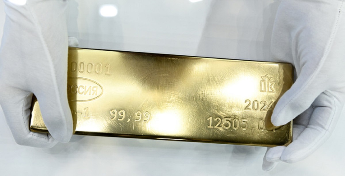 Цена золота бьет рекорды второй день подряд