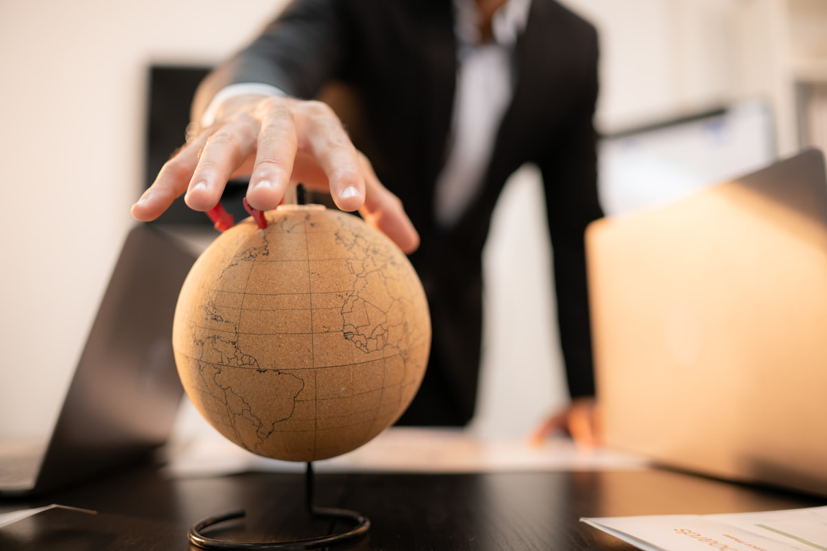 Кому на Запад, а кому – на Восток. Как выбирать международное направление для бизнеса