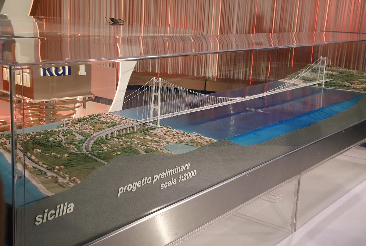 Италия хочет построить мост между Сицилией и материком за деньги Евросоюза