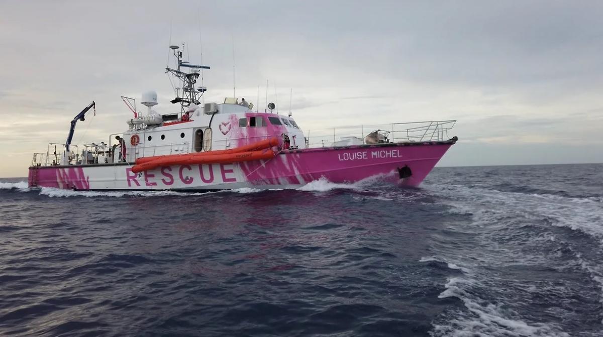 Власти Италии арестовали спасательное судно художника Бэнкси