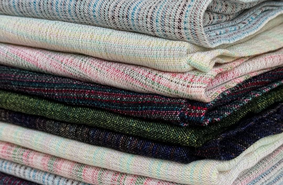 Как мастер спорта по лыжным гонкам открыла в Минске ткацкую мастерскую и продает платки по всему миру