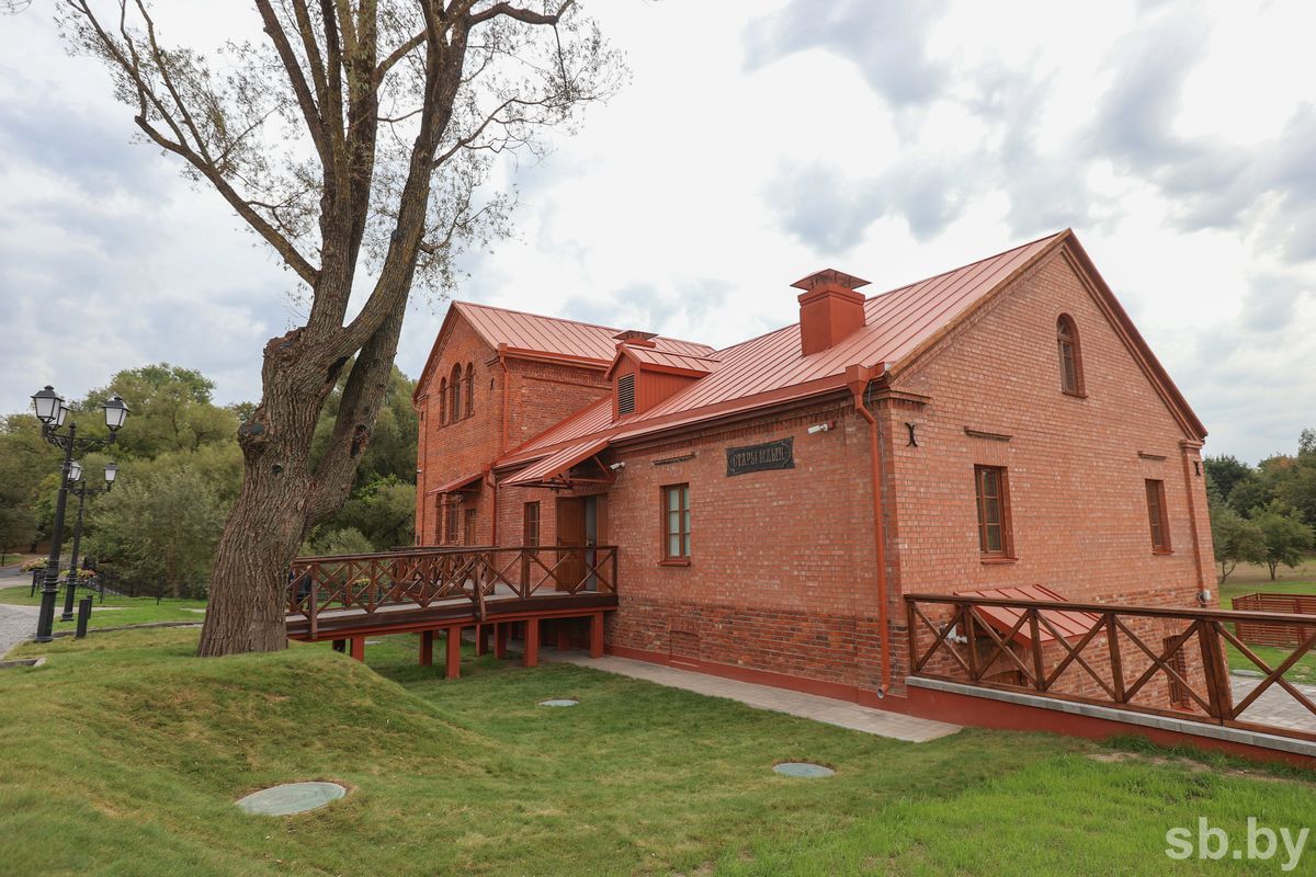 В Минске открыли после реконструкции историко-культурный комплекс в Лошицком парке 