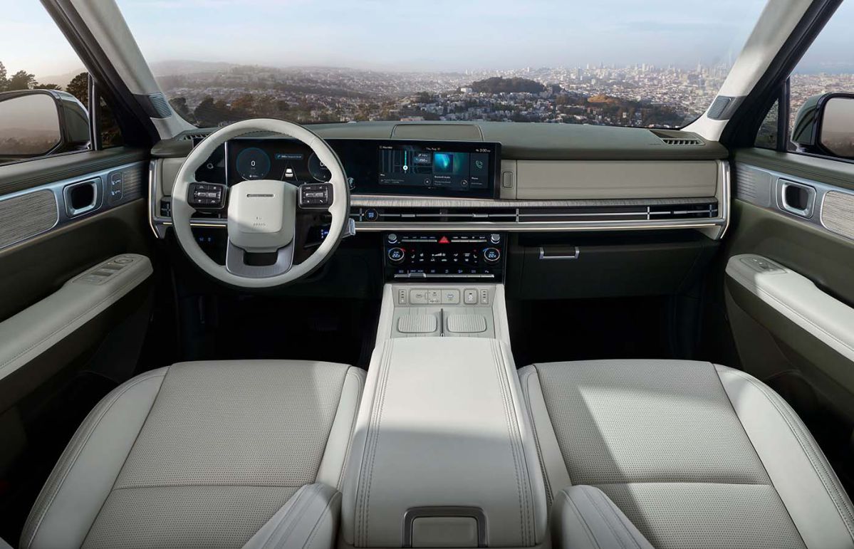 Технологические флагманы Hyundai: роскошь Santa Fe и инновации IONIQ 5