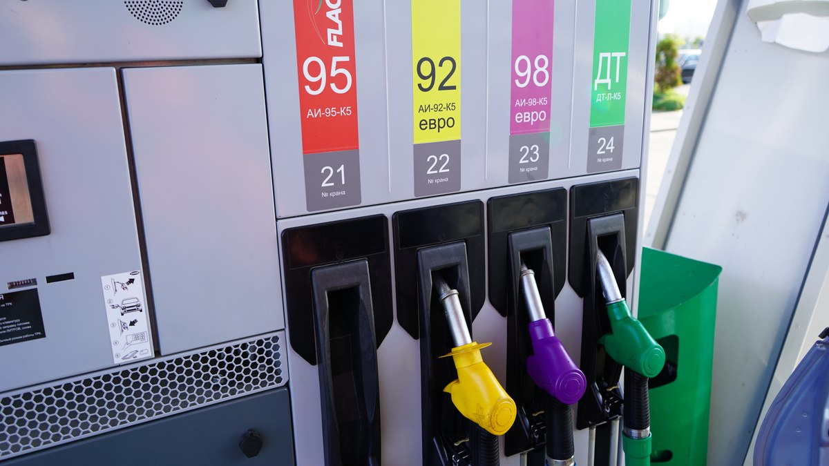 Россия просит больше белорусского бензина