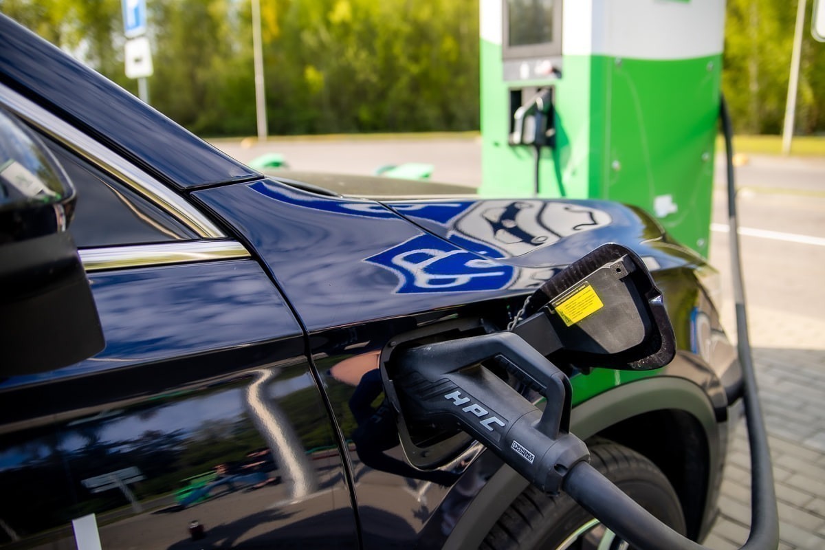 В ГТК объяснили, кто не сможет купить электромобиль в Беларуси по квоте ЕАЭС