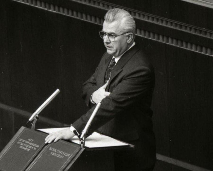 Леонид Кравчук принимает присягу президента Украины, 5 декабря 1991 года