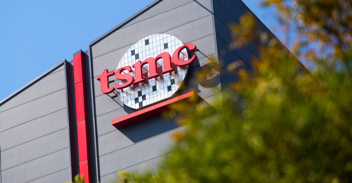 TSMC получил рекордную годовую прибыль, но сократит капиталовложения