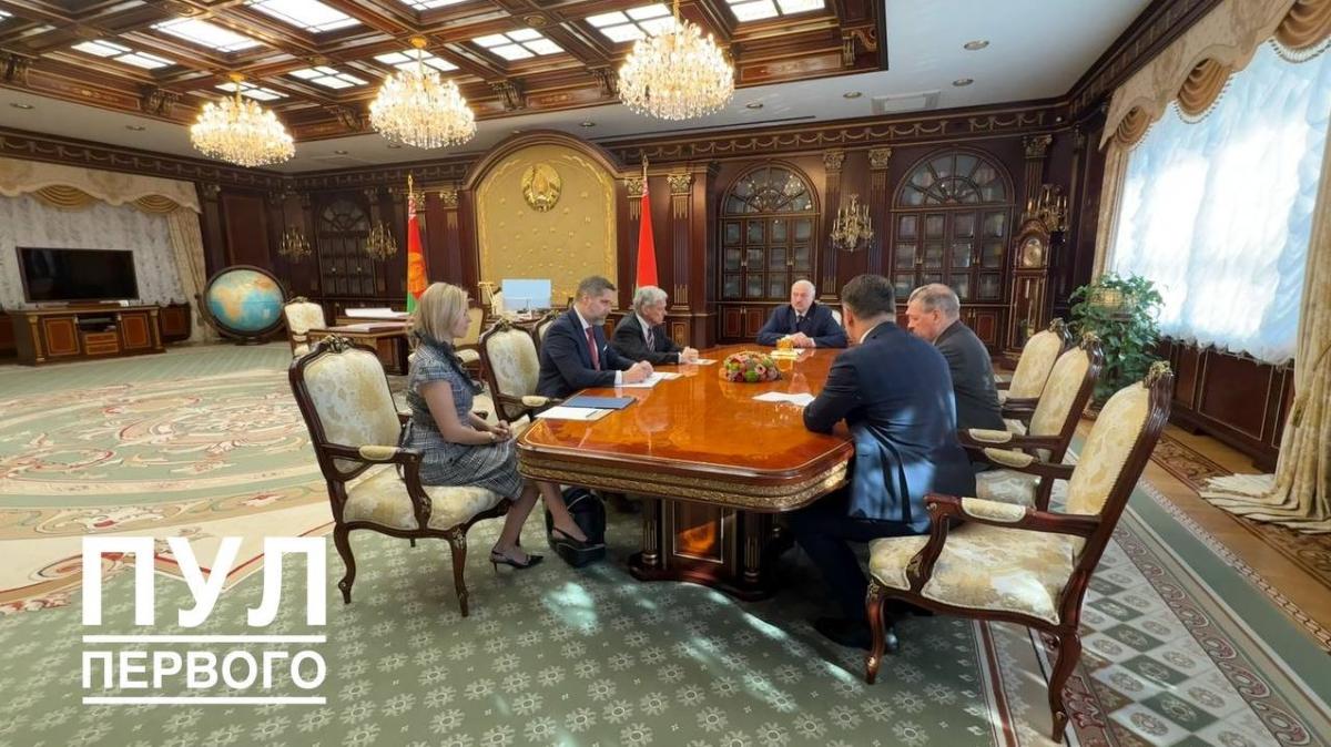 Лукашенко проводит новый раунд переговоров с США