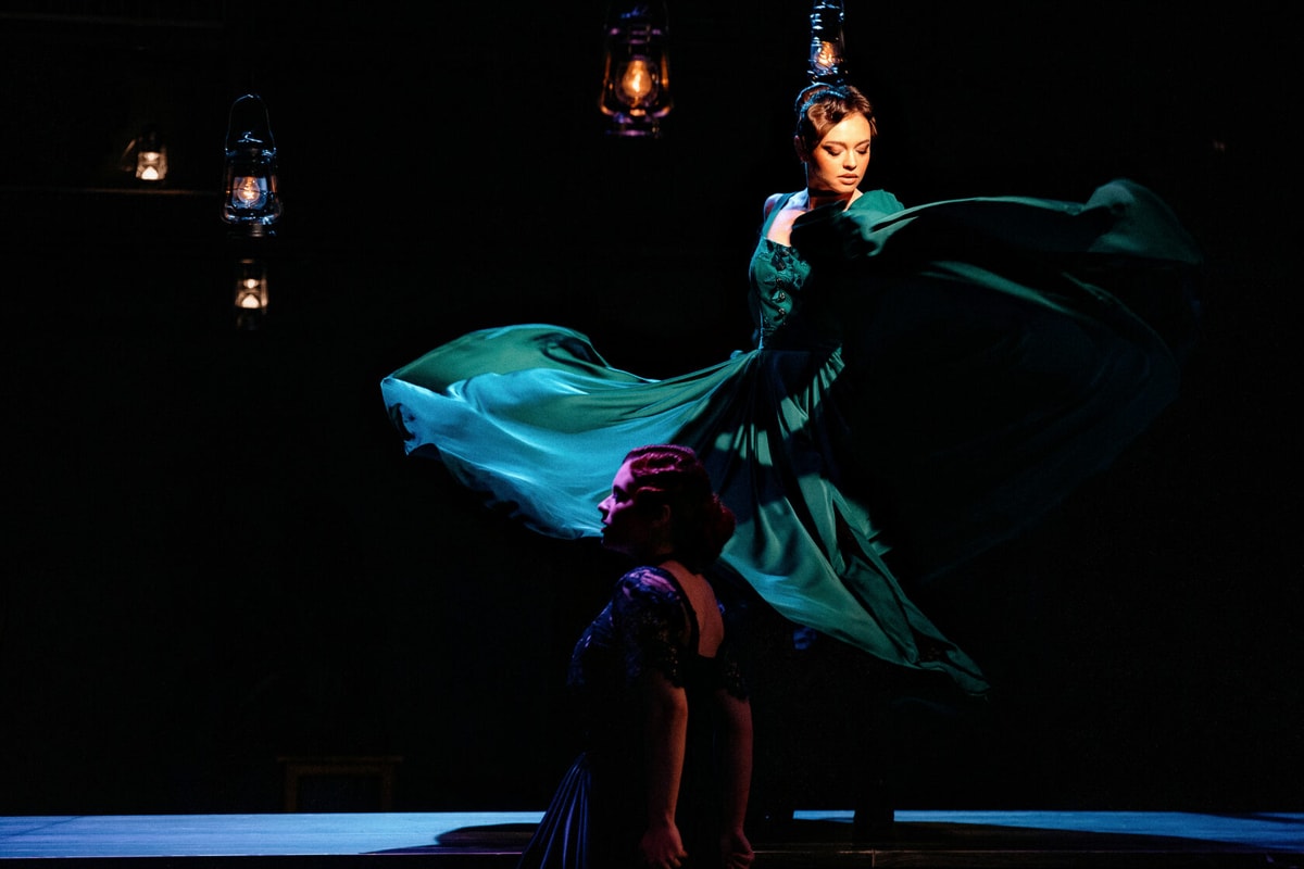 Не Корнягом единым: 10 спектаклей этой осени, которые нельзя пропустить