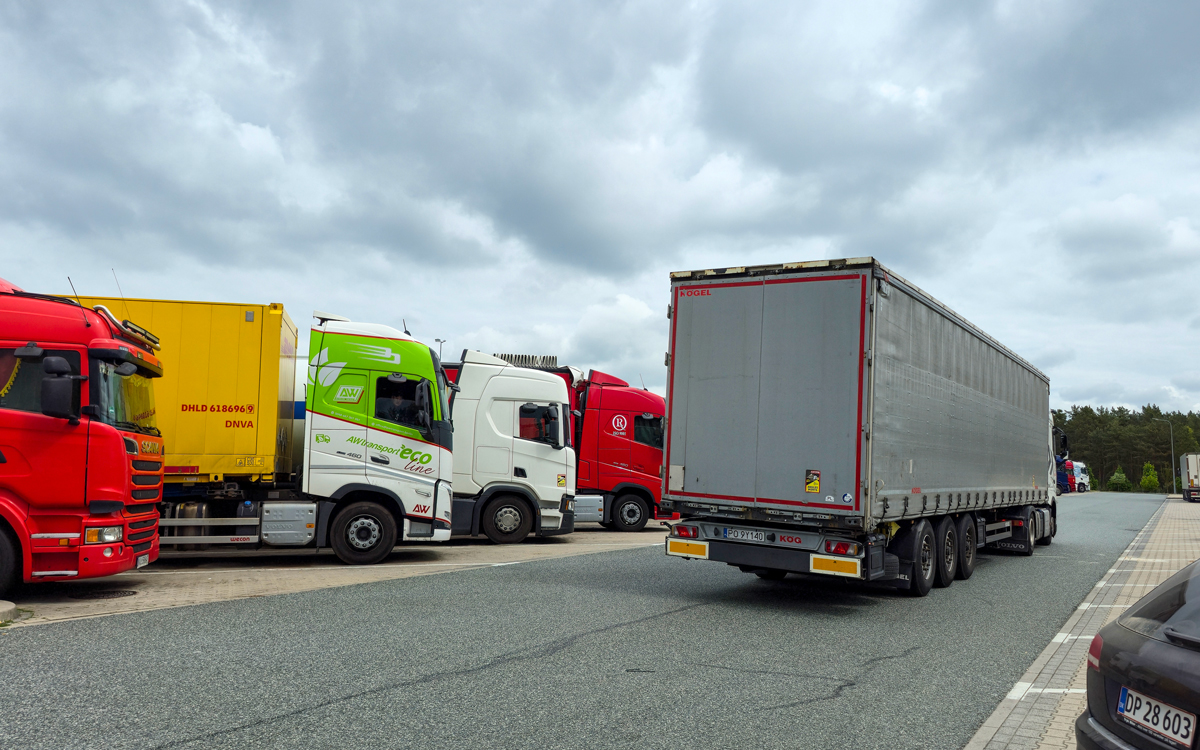 Литва хочет открыть границу для застрявших фур в Беларуси