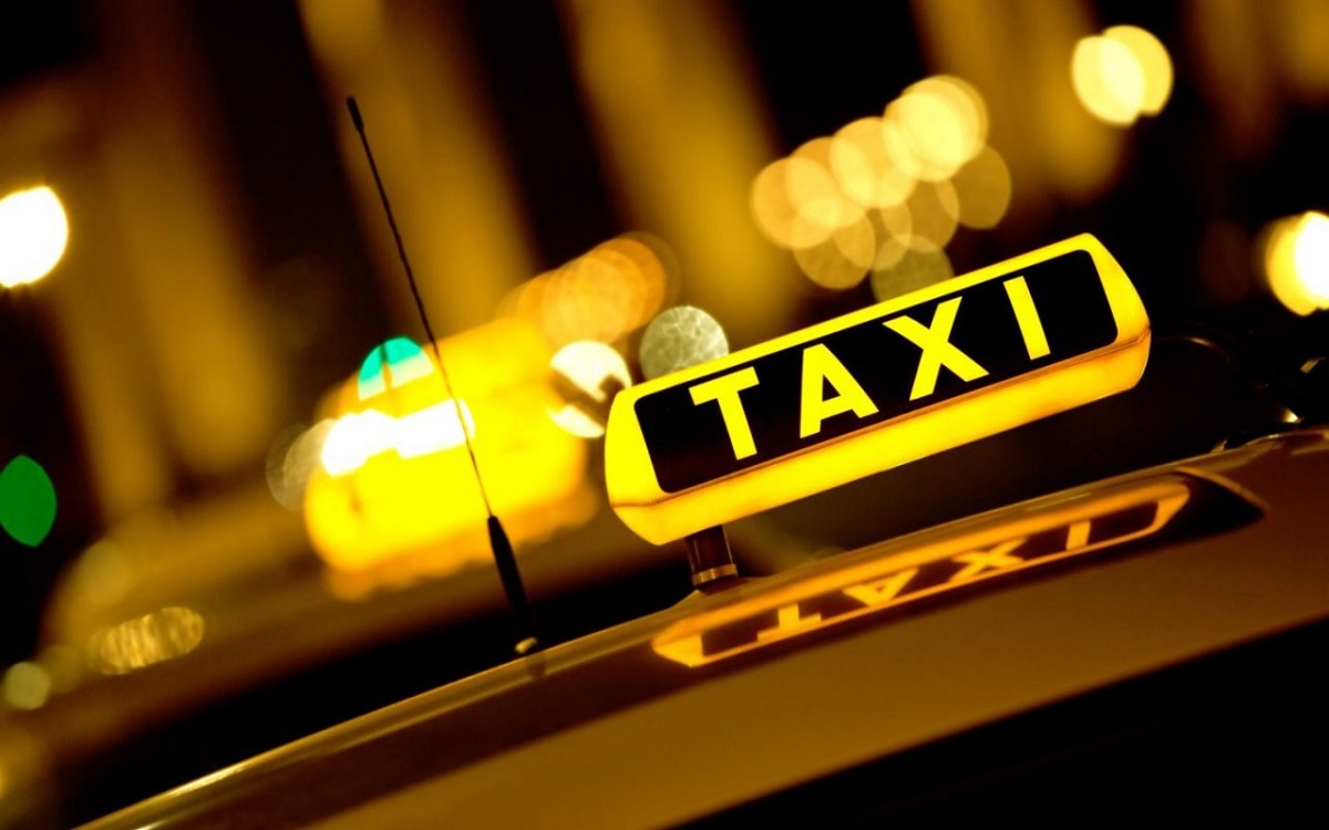 В Минске банкротится еще один таксопарк. У компании почти детективная история с учредителем
