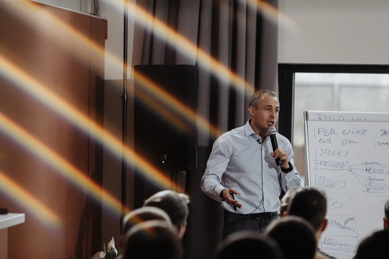 «Даже в самый лучший год закрывается 10-15% компаний». Советы Оскара Хартманна для бизнеса