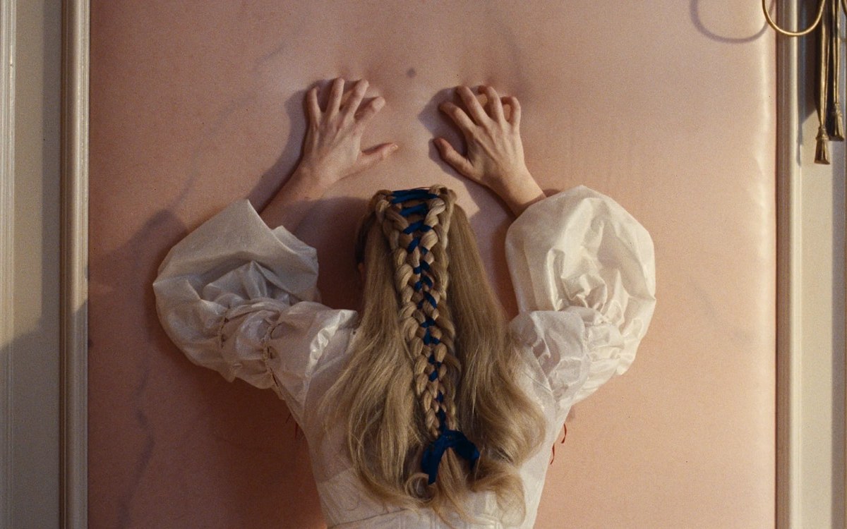 Маркетинг токсичной любви и читка пьесы Вуди Аллена: афиша с 16 по 22 марта