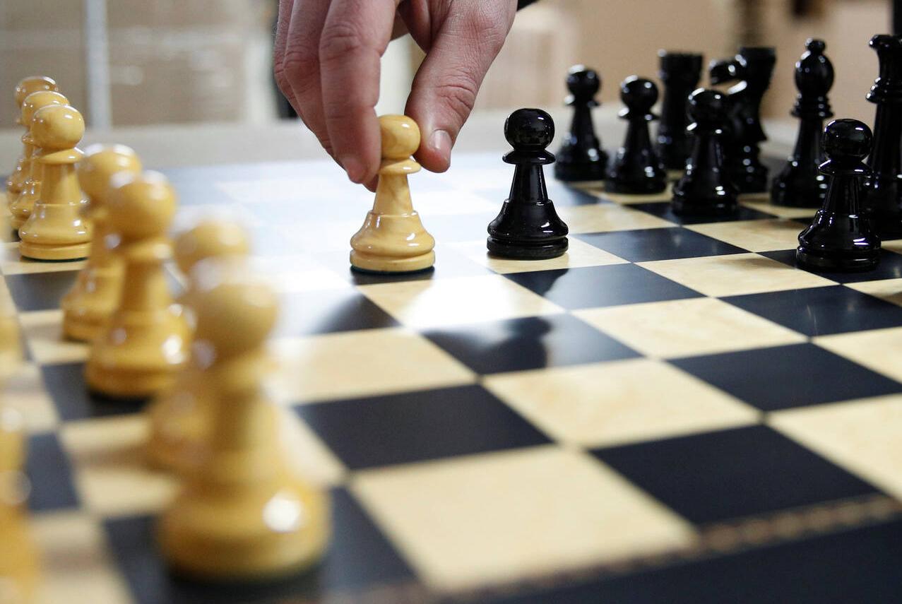 Белорусские шахматисты будут соревноваться под флагом FIDE до 2024 года