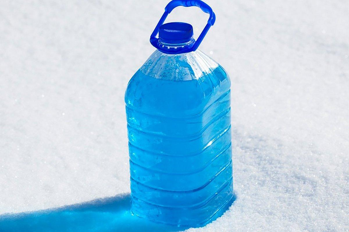 В Минздраве рассказали, чем опасна некачественная «незамерзайка»