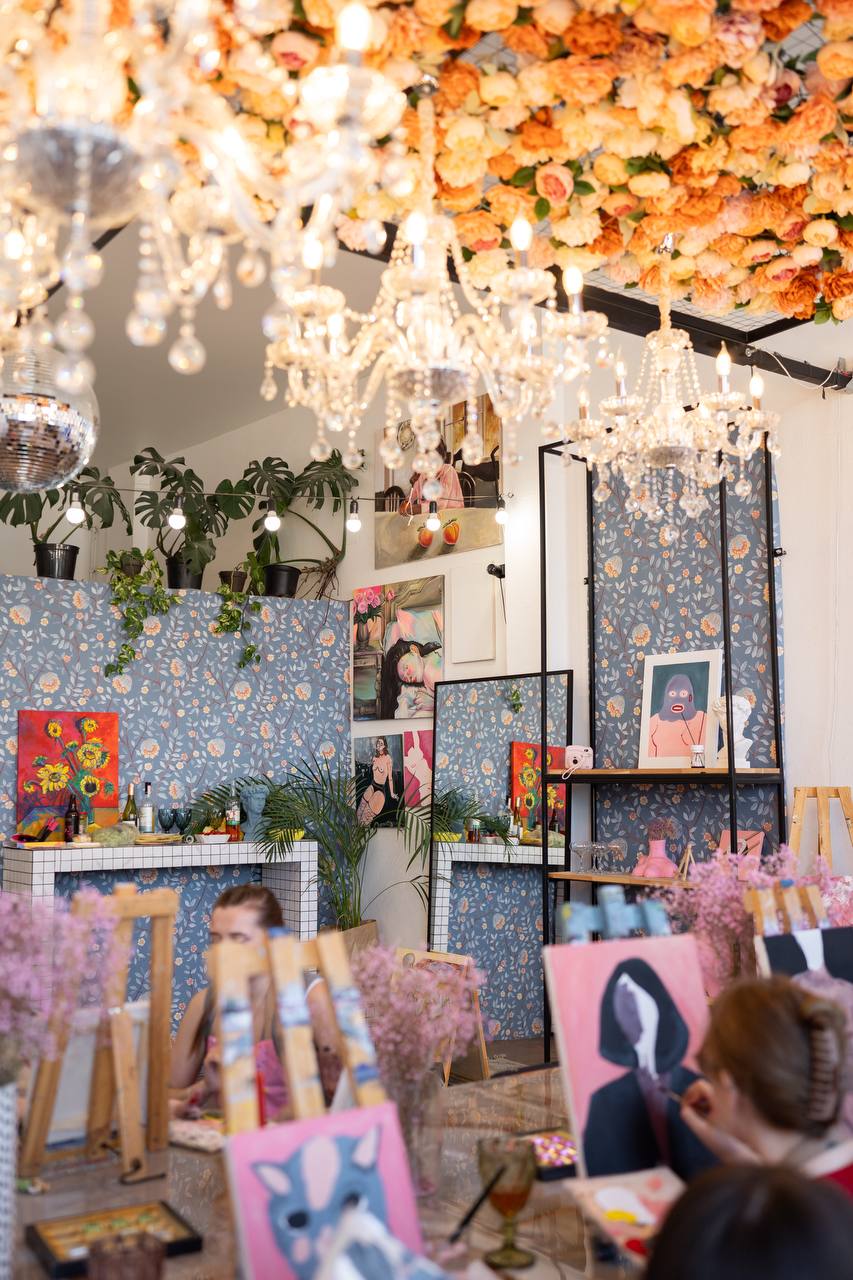 «На плохой бумаге хорошей работы не получится». Как открыть студию рисования