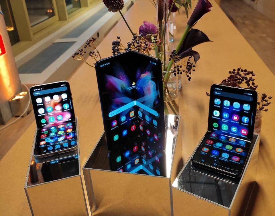В Москве презентовали новые модели смартфонов Samsung со складными экранами