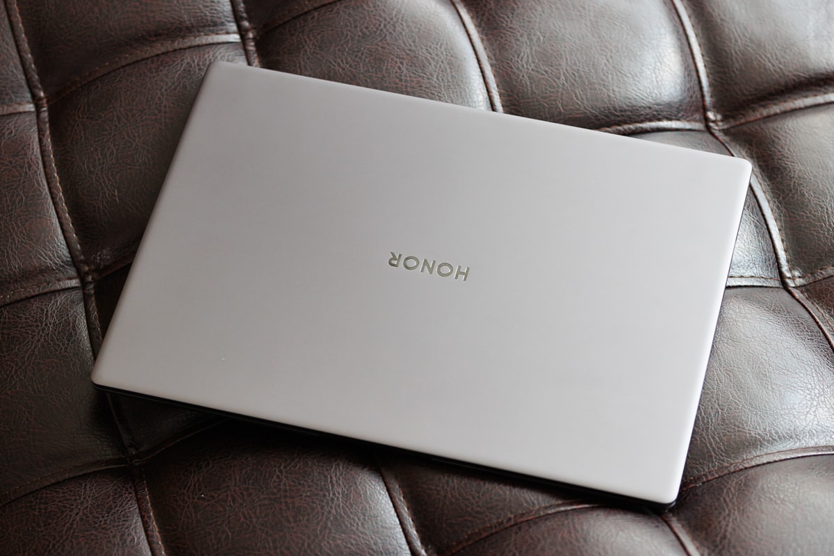 Ноутбук honor magicbook x16 2024 dos. Ноутбук Honor MAGICBOOK x16. Ноутбук хонор MAGICBOOK С подсветкой. Ноутбук хонор с отпечатком пальца.