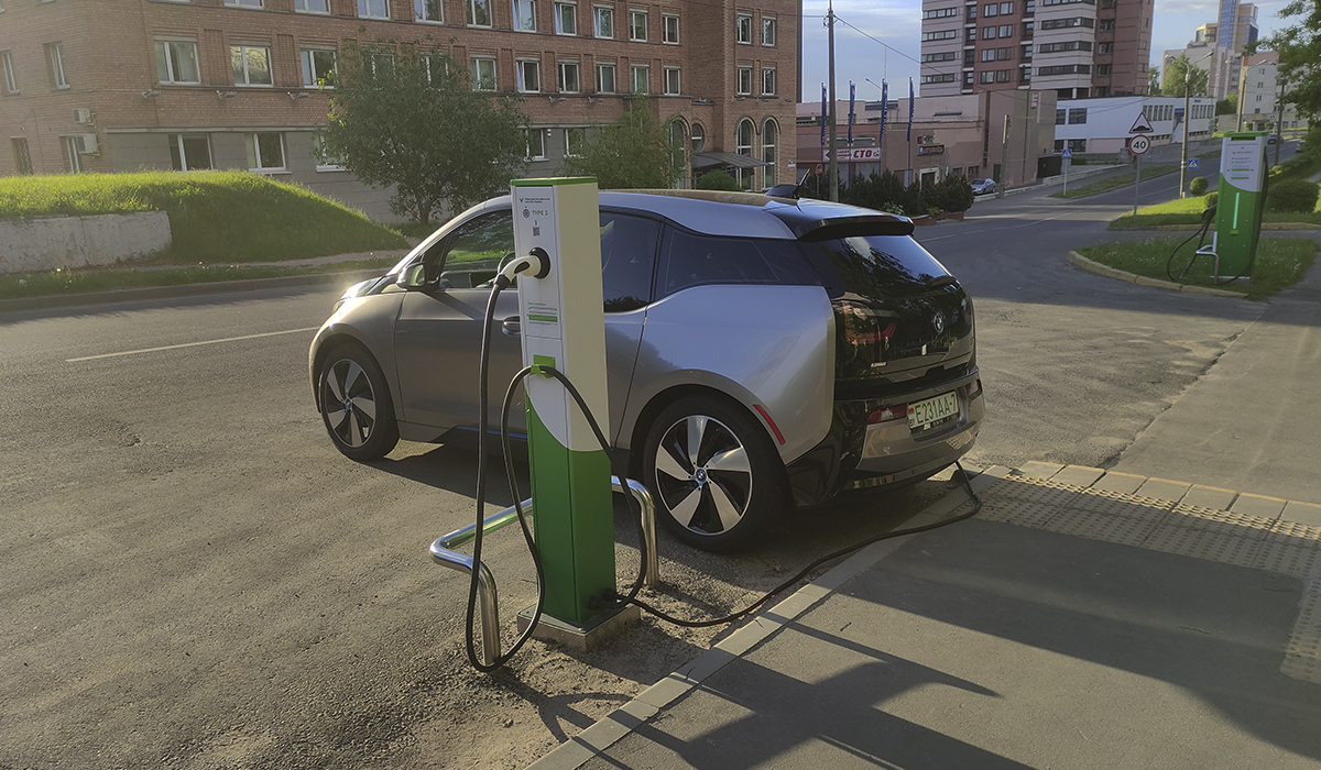 Стало известно, когда заработает тарифная льгота на ввоз электрокаров в Беларусь