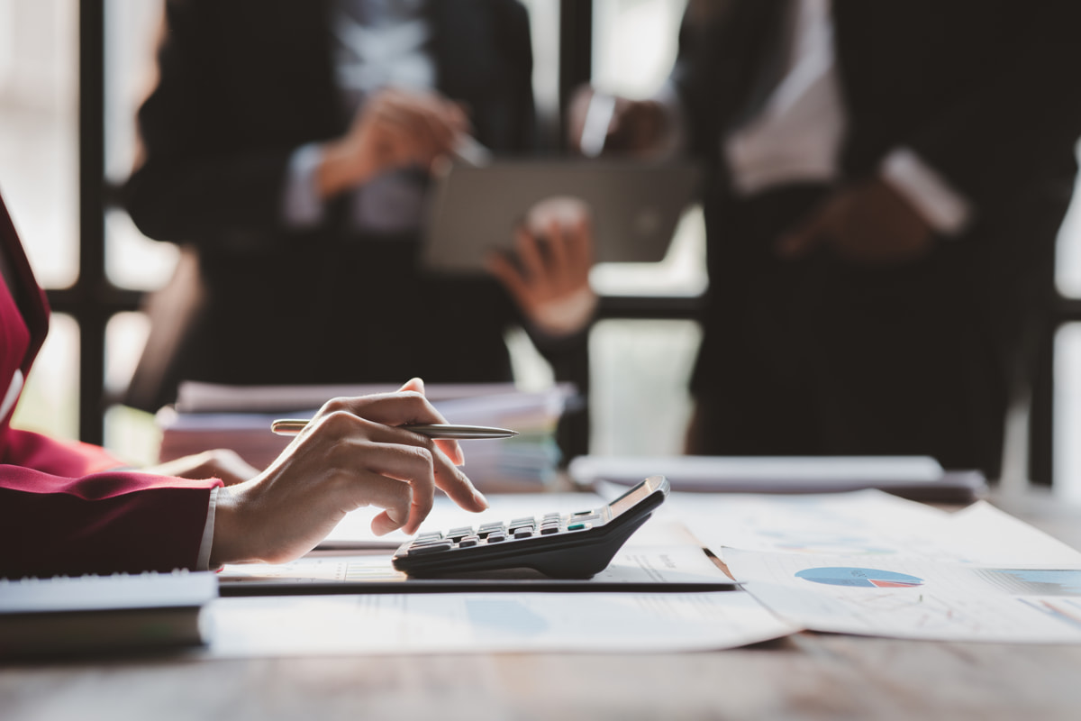 Как бизнесу работать с&nbsp;ИП и&nbsp;самозанятыми в&nbsp;2026&nbsp;году, чтобы не&nbsp;получить штраф и&nbsp;«уголовку»