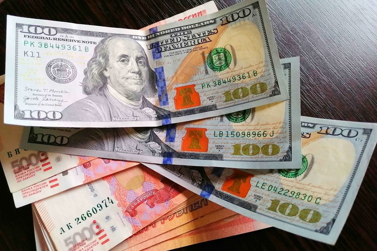 Российский центробанк увеличит продажу валюты в 10 раз чтобы поддержать рубль