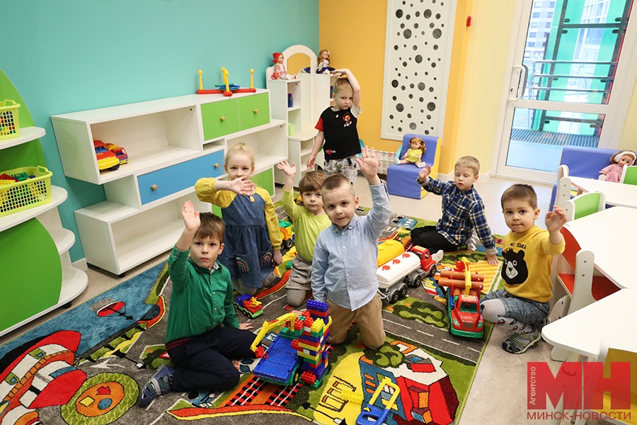 На 10 детей — 11 мест в садах. Что еще происходит в сфере образования в Минске