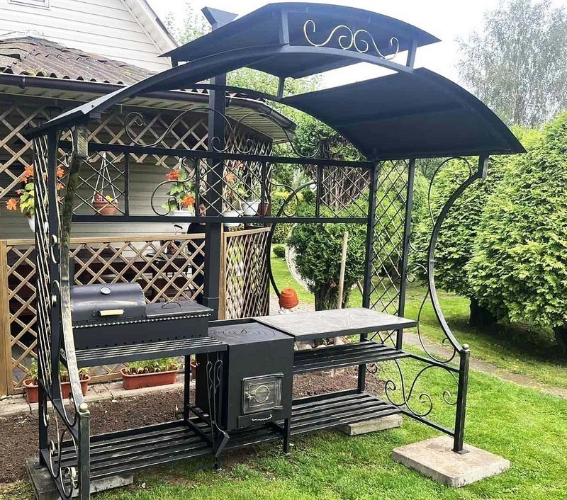 «Мангалы выставляли на 