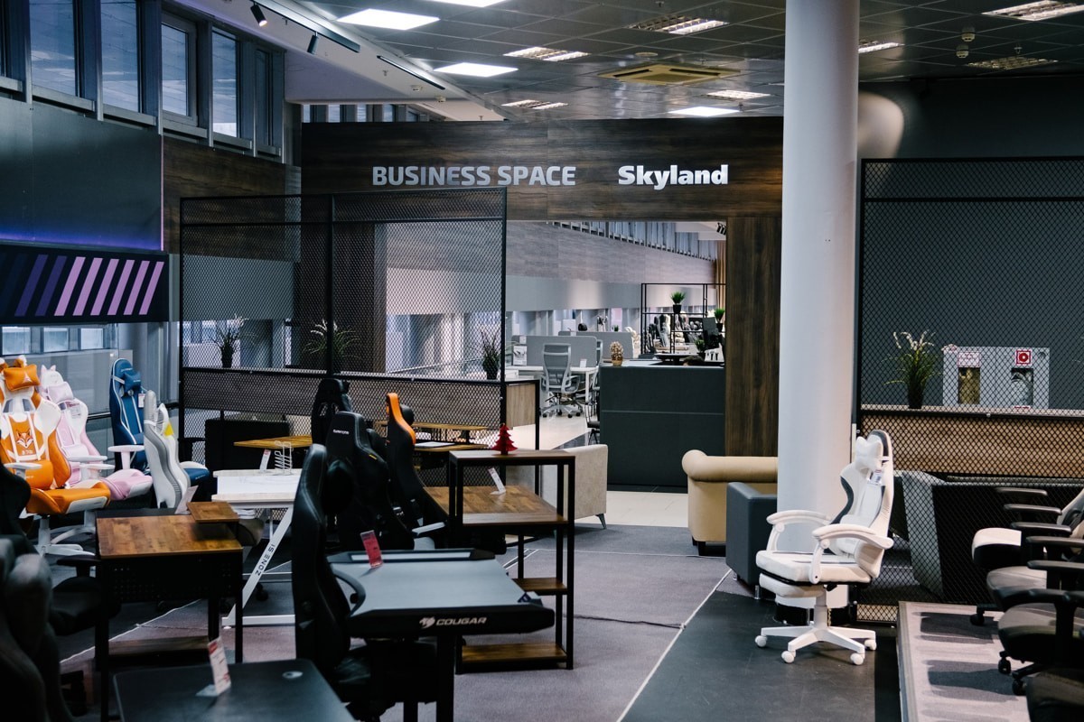 Где искать мебель для офиса? KINGSTYLE открыл новое пространство