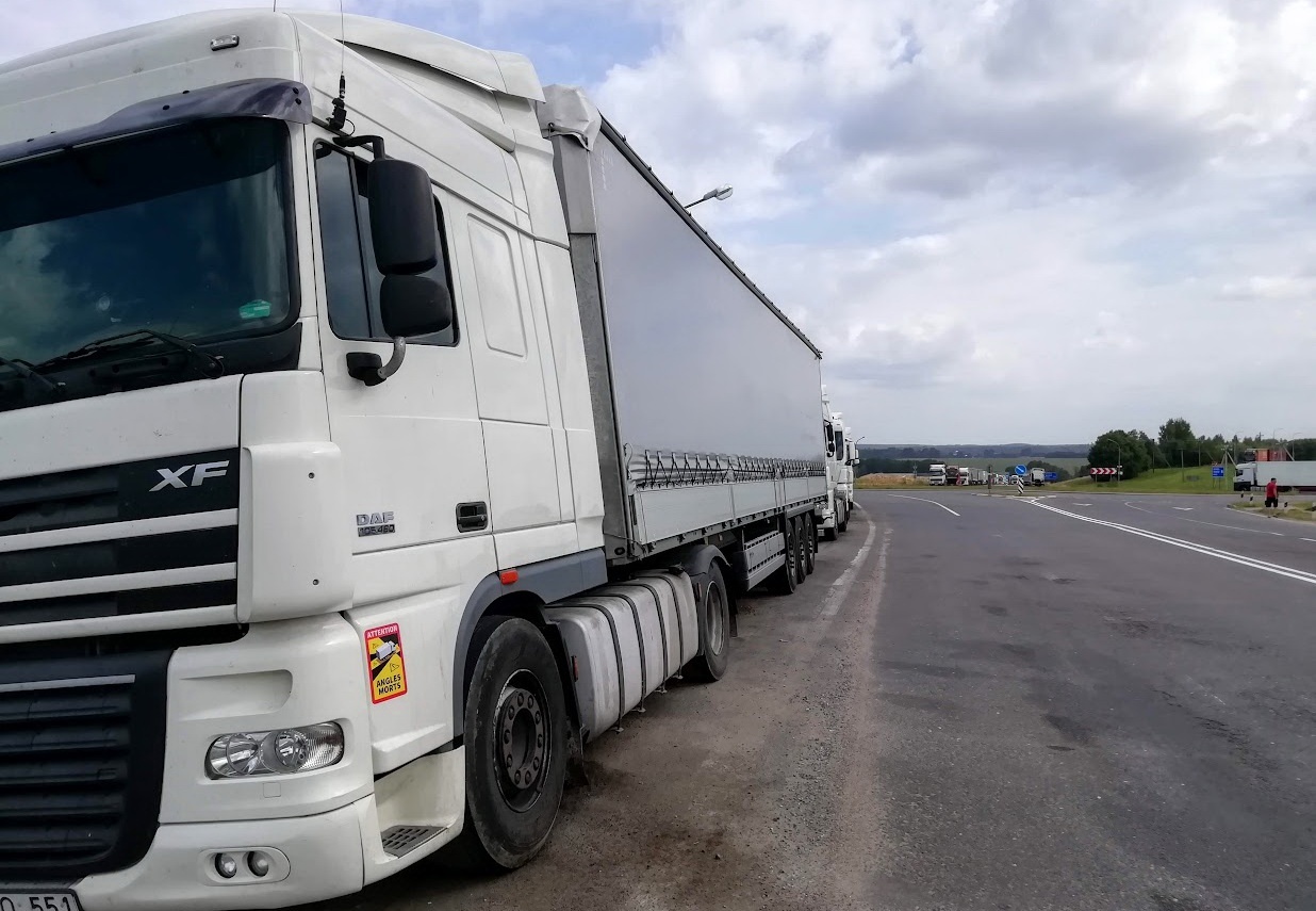 Спрос на автоперевозки грузов между Россией и Беларусью за год вырос на 40%