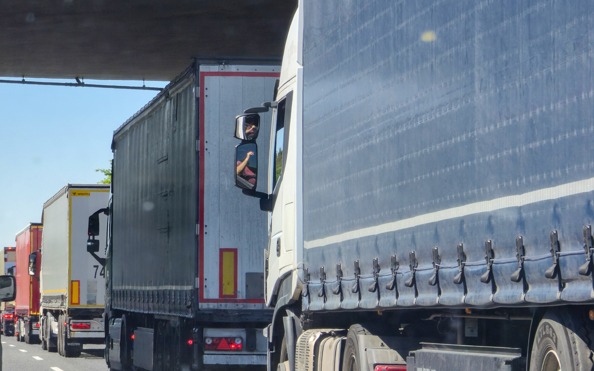 Перевозчиков освободят от транспортного налога на изъятые в Украине фуры?
