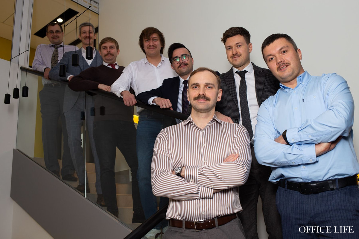 Усатый офис: почему мужчины P1 Лизинг вдруг отрастили усы?