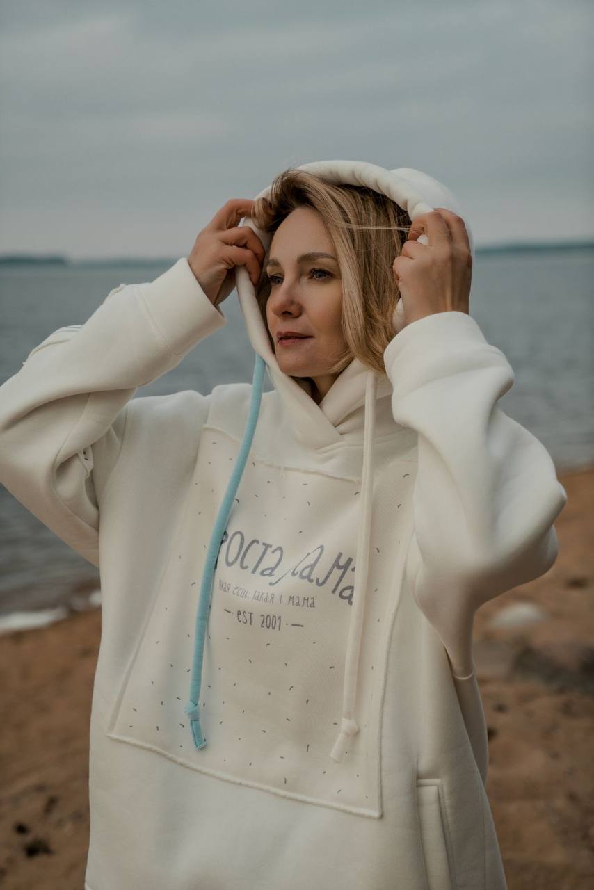 «Несмотря на все такое, ничего еще не все». Как создательница бренда Taka Zaka Angels растит четверых детей и строит дом