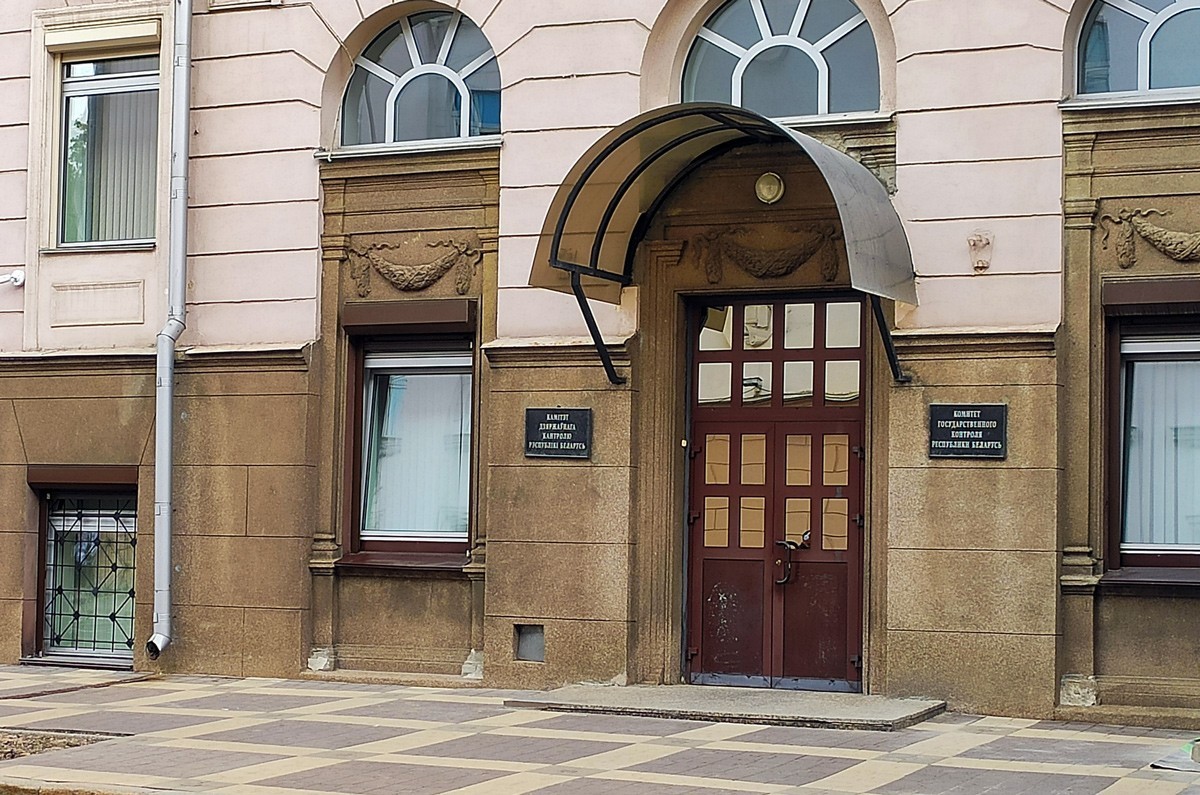 Утилизовано 60 литров алкоголя. Госконтроль приостановил работу трех кафе в Бресте