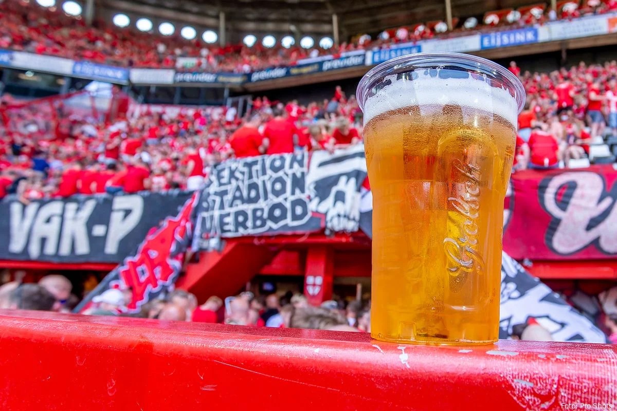 Голландский клуб зарабатывает на пиве и чипсах больше, чем на футболе