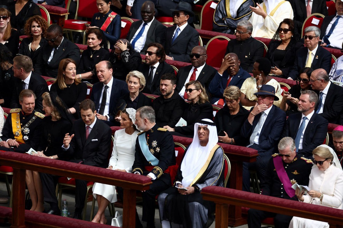 В Ватикане прошла церемония интронизации папы римского Льва XIV (фото)