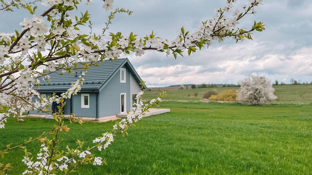 «Несмотря на все такое, ничего еще не все». Как создательница бренда Taka Zaka Angels растит четверых детей и строит дом