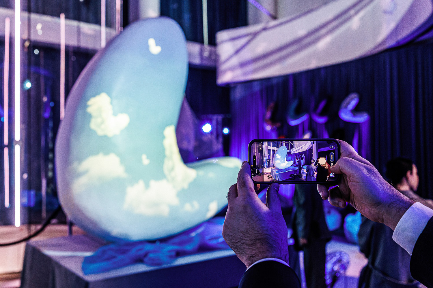 Мобильный оператор открыл иммерсионную выставку в честь ребрендинга