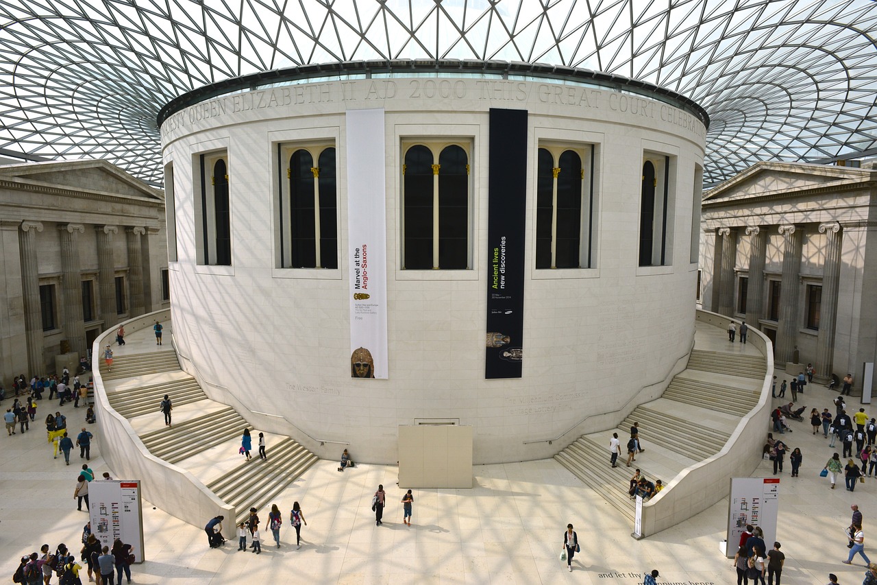 Британский музей вернул часть украденных и проданных коллекционерам экспонатов