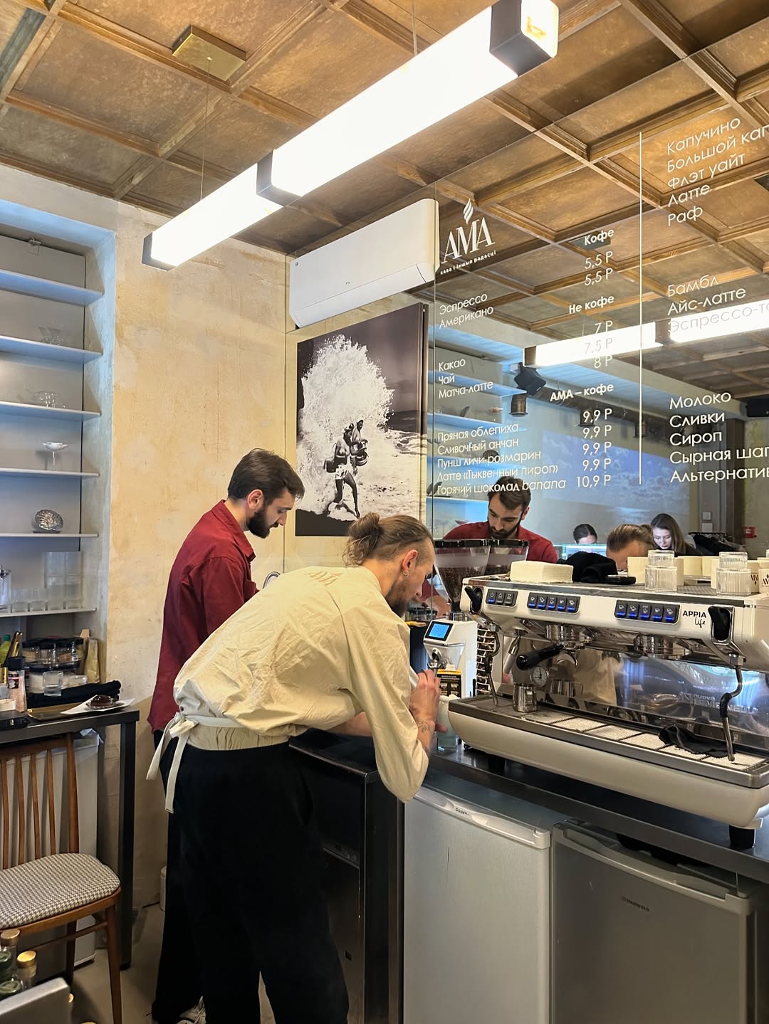 Ресторан с Ван Гогом и бар со змеями. Новые места Минска, где можно укрыться в начале зимы - Редактирование