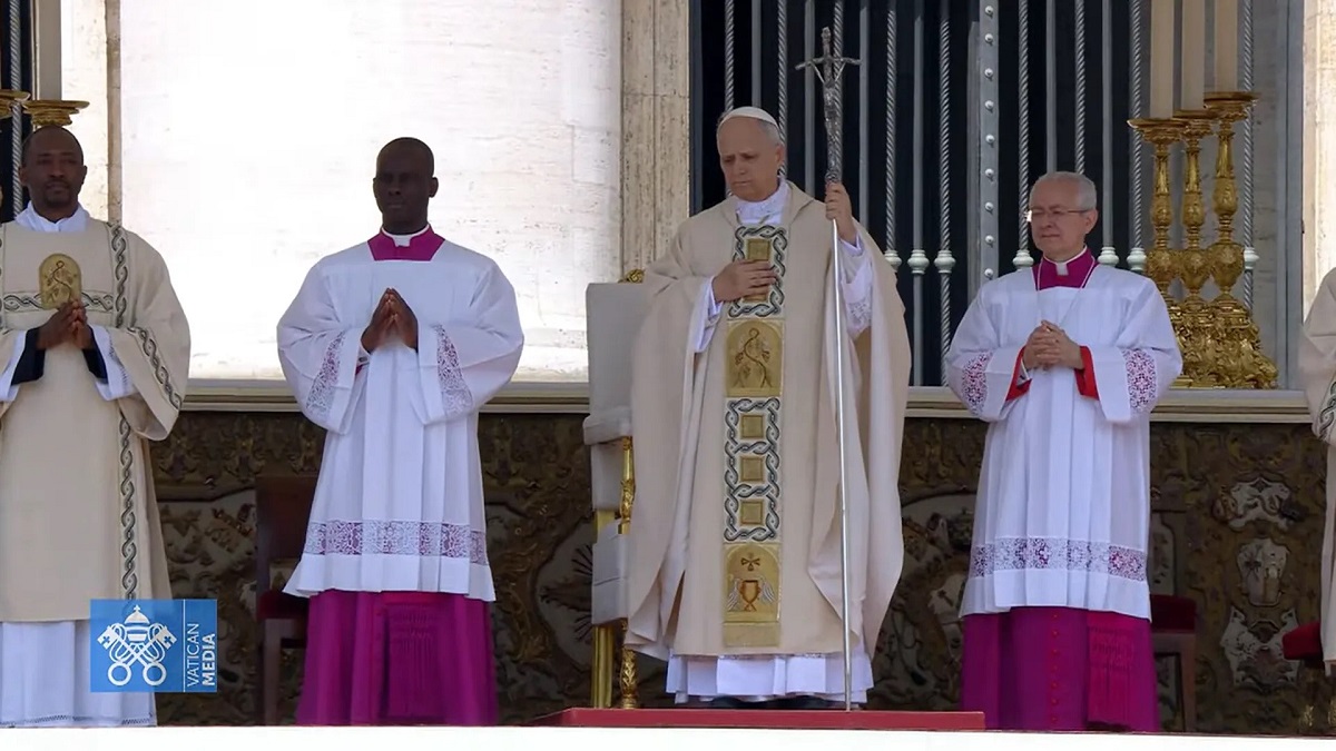 В Ватикане прошла церемония интронизации папы римского Льва XIV (фото)